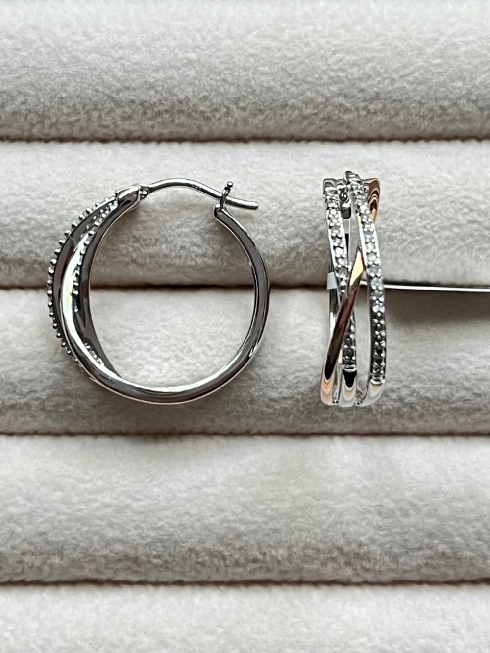 E045 | Natural Diamond Mixed Metal Hoop Earrings